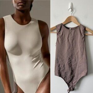 Aritzia Babaton Second Skin Bodysuit Taupe Brown Size Small